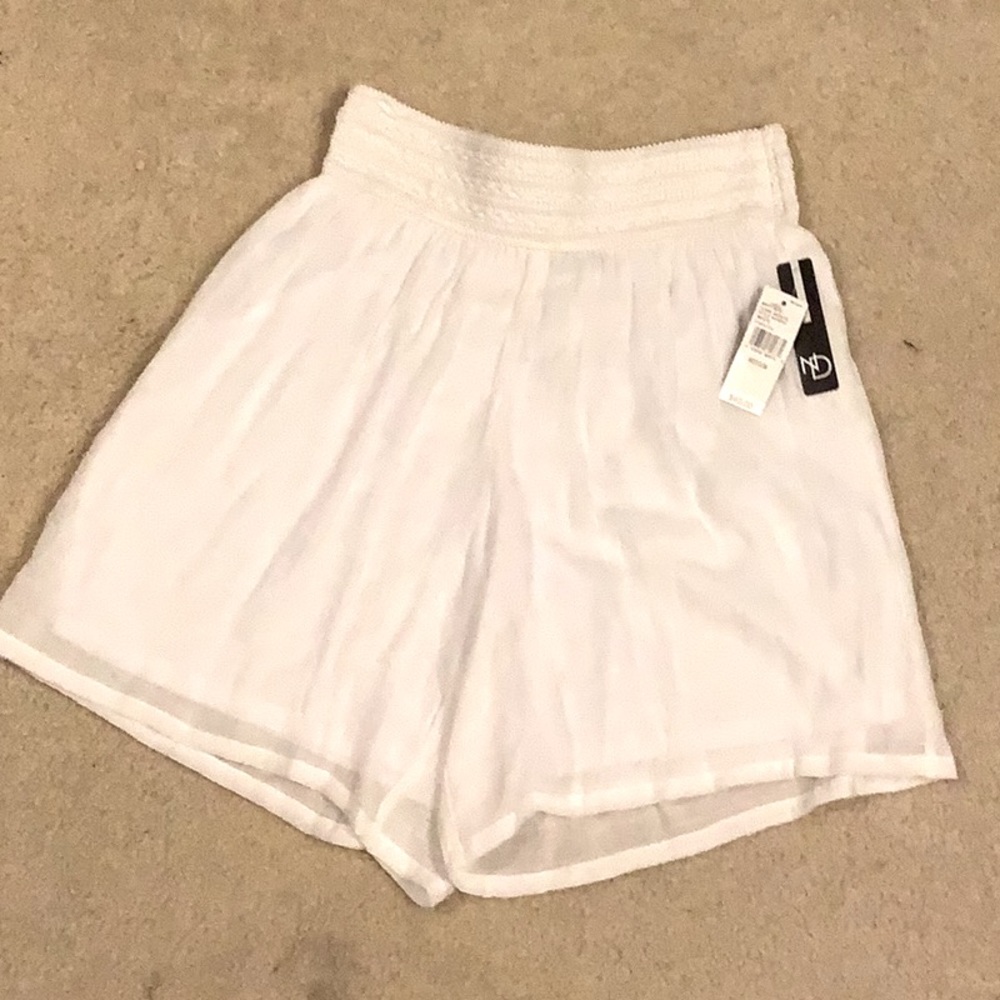 White flown shorts